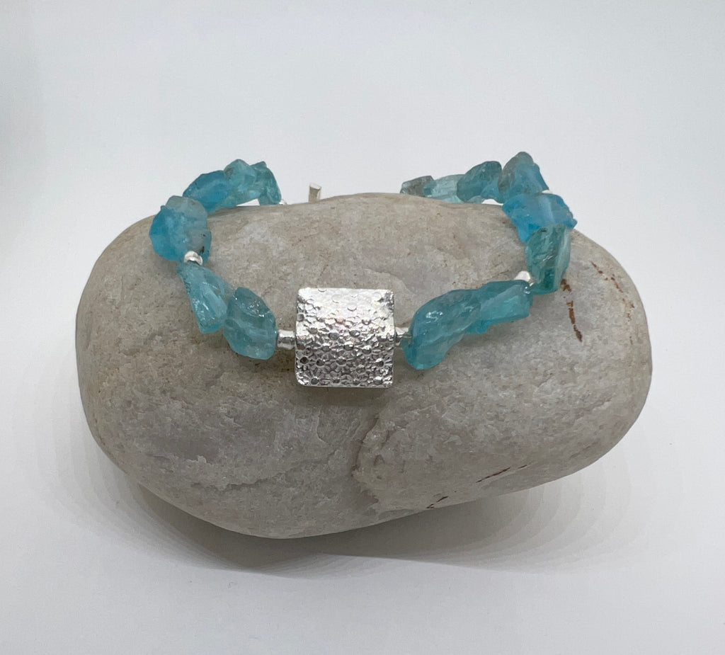 Handmade Ocean Blue Apatite Bracelet, Apatite Gemstone Bracelet, Beaded Bracelet, Sterling Silver Bracelet