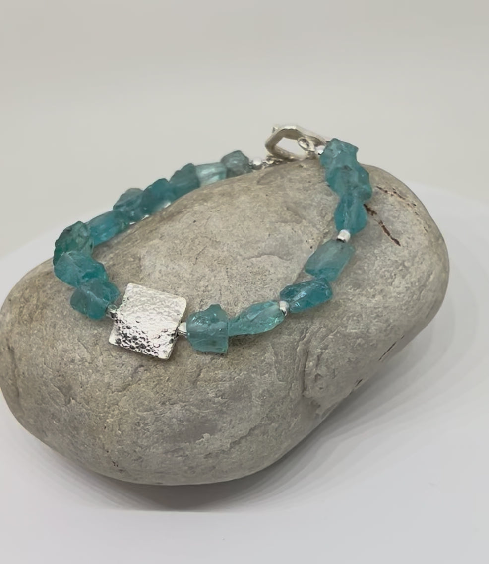 Handmade Ocean Blue Apatite Bracelet, Apatite Gemstone Bracelet, Beaded Bracelet, Sterling Silver Bracelet